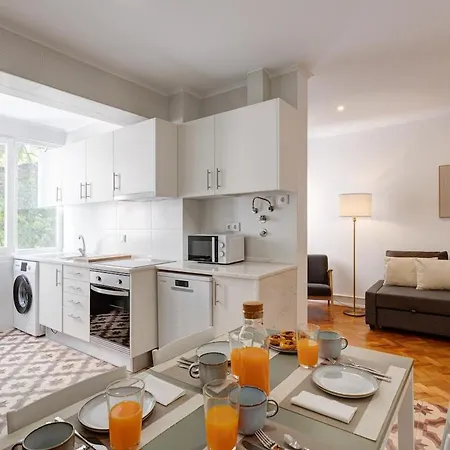 Spacious Tailor Made Flat With Ac In Areeiro Lisboa
