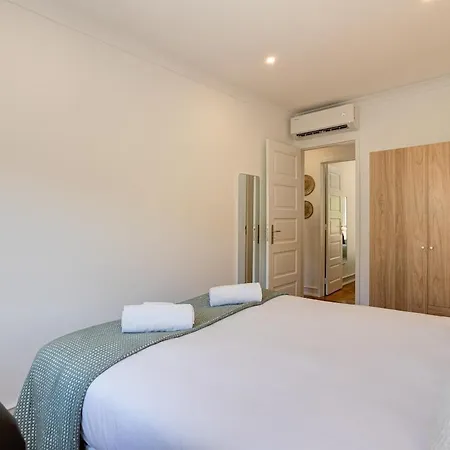 Spacious Tailor Made Flat With Ac In Areeiro * Lisboa