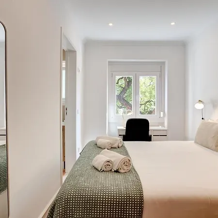 Spacious Tailor Made Flat With Ac In Areeiro شقة *