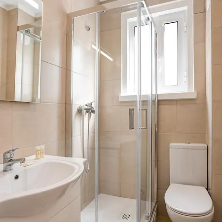 Spacious Tailor Made Flat With Ac In Areeiro