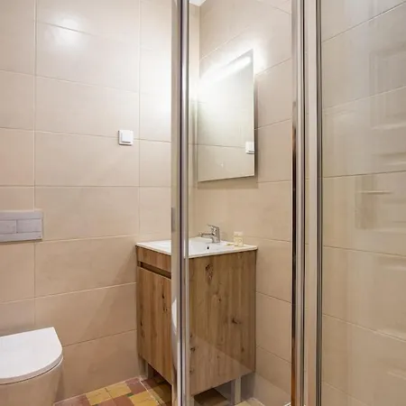 Spacious Tailor Made Flat With Ac In Areeiro شقة *