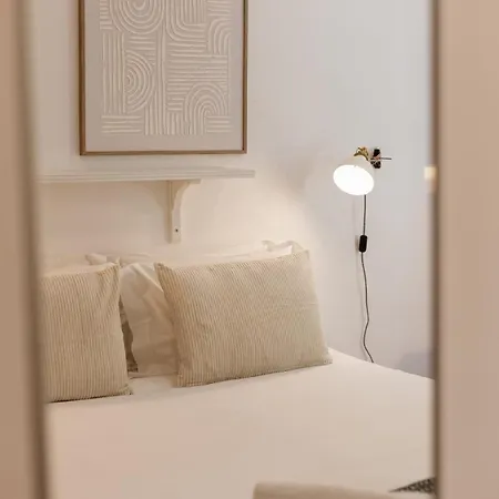 Spacious Tailor Made Flat With Ac In Areeiro